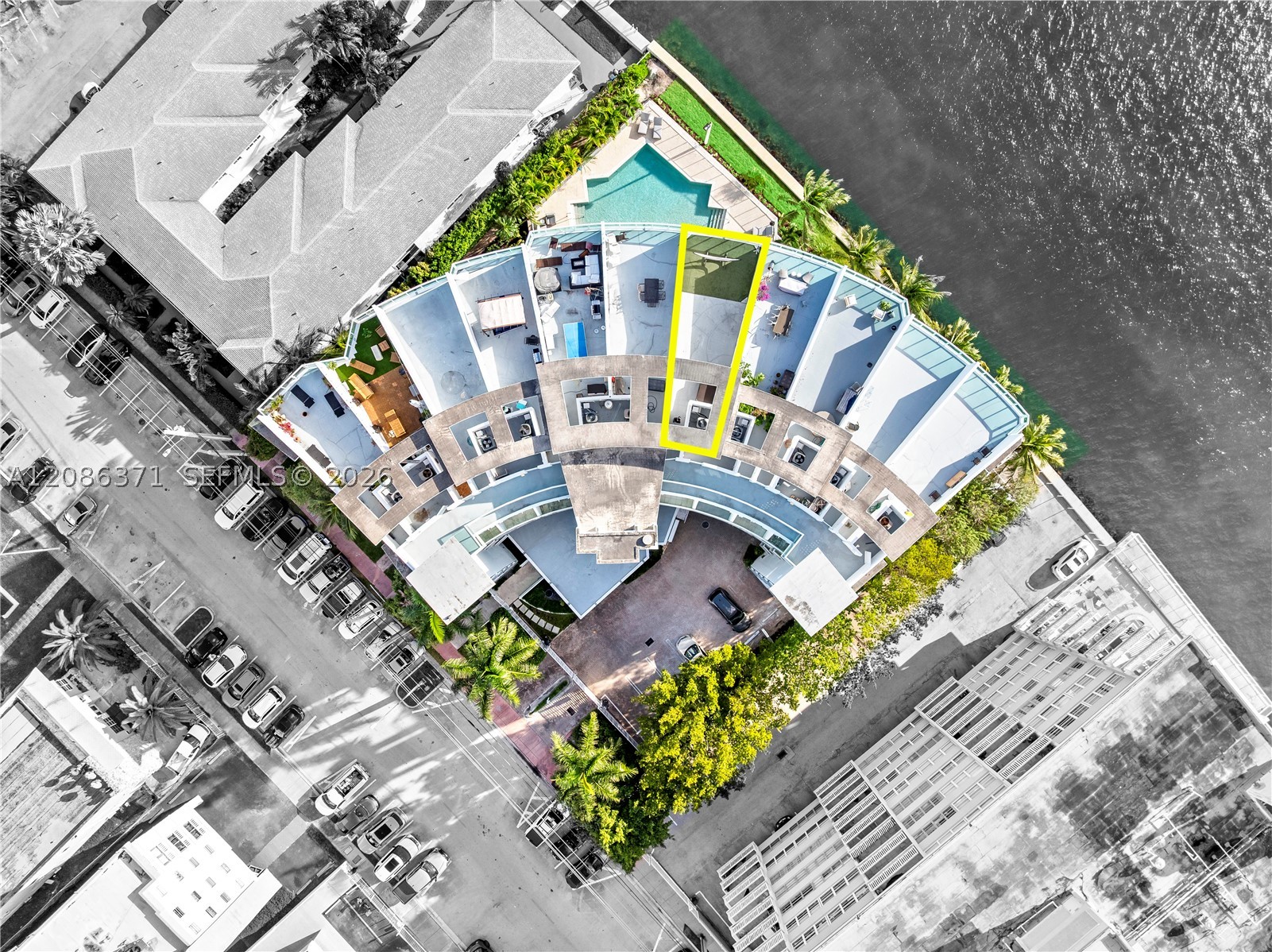 2000 Bay Dr #204, Miami Beach FL 33141