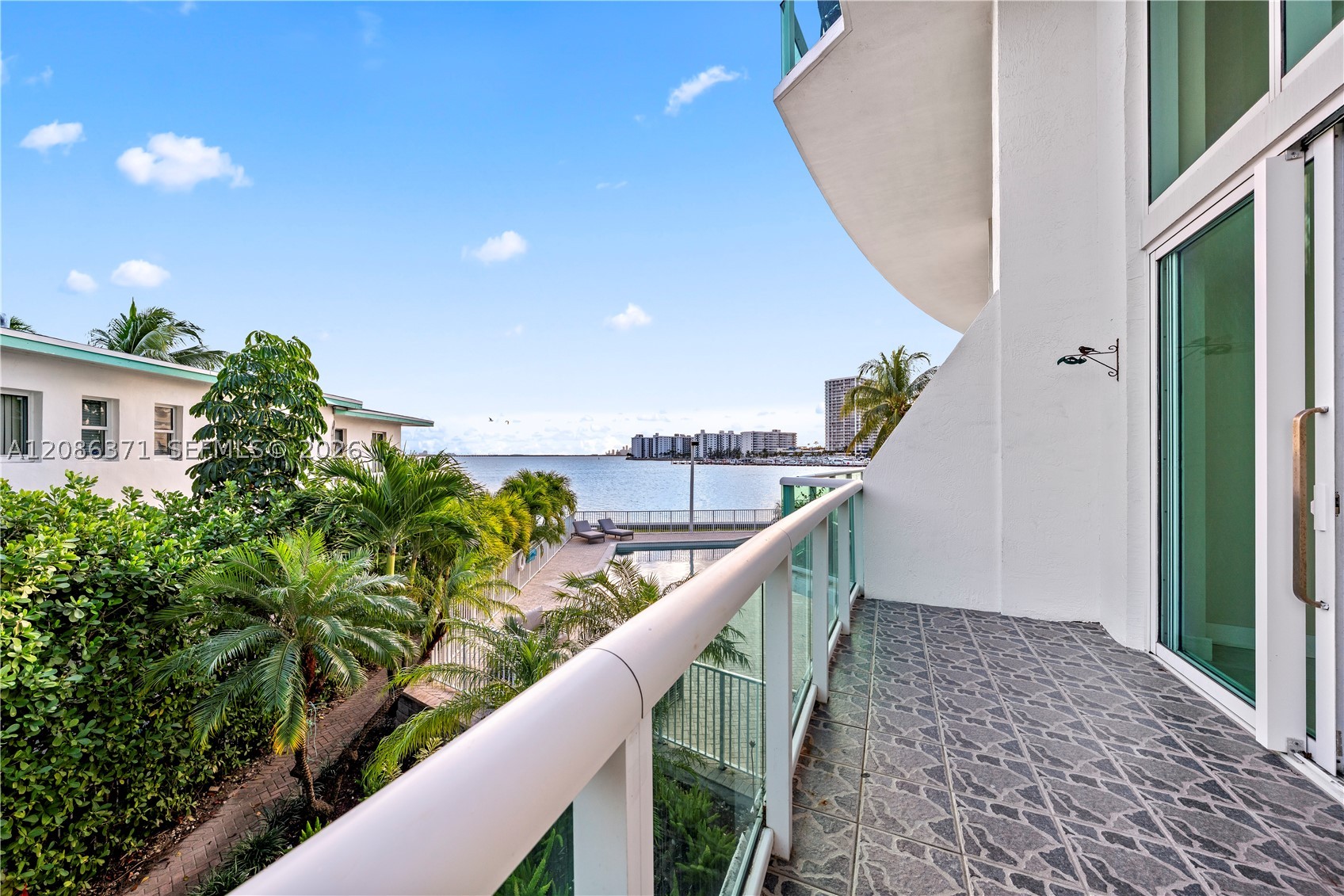 2000 Bay Dr #204, Miami Beach FL 33141
