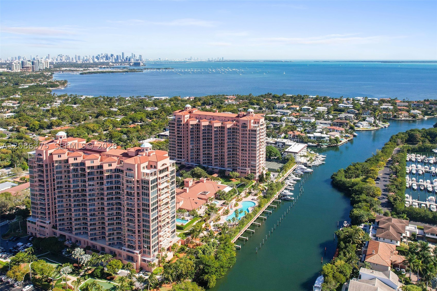 60 Edgewater Dr #9D, Coral Gables FL 33133