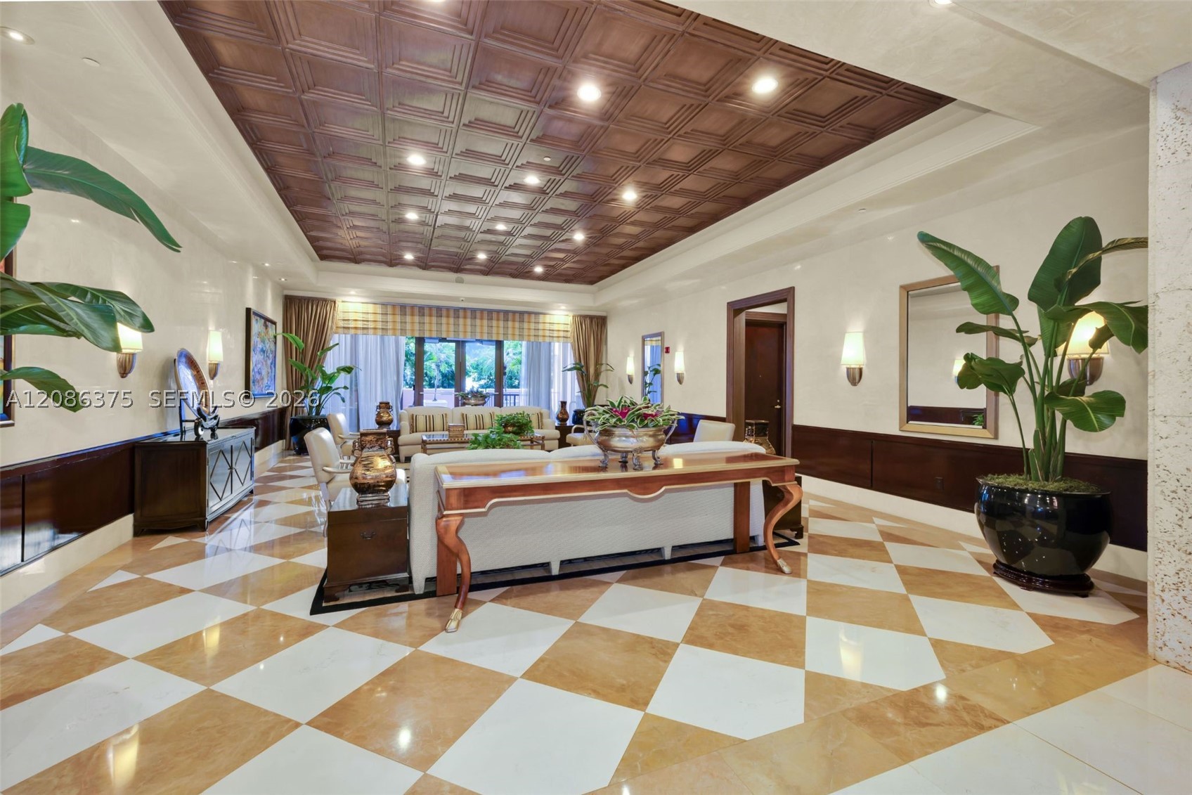 60 Edgewater Dr #9D, Coral Gables FL 33133