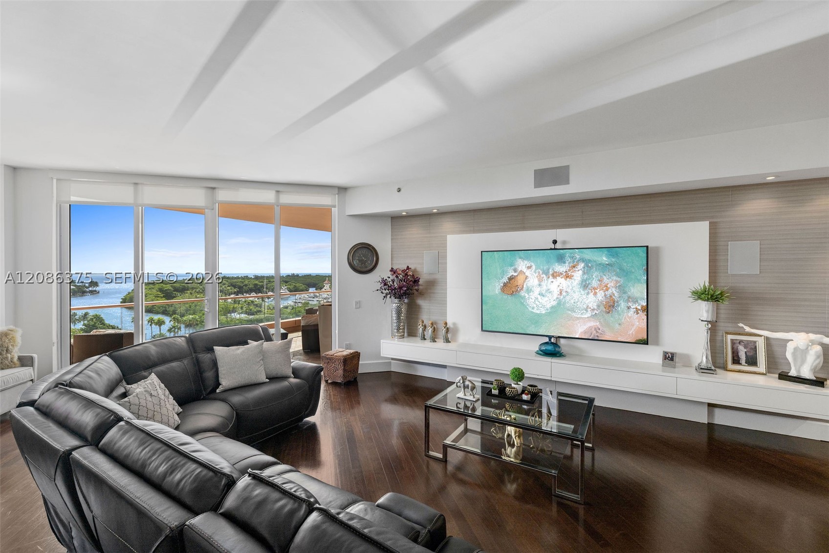 60 Edgewater Dr #9D, Coral Gables FL 33133