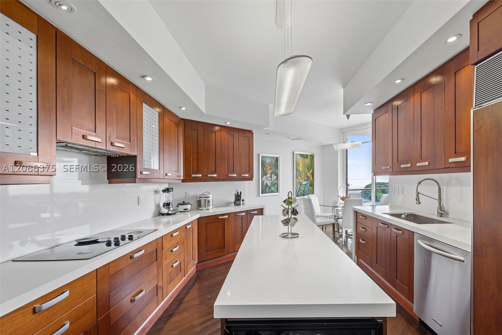 60 Edgewater Dr #9D, Coral Gables FL 33133