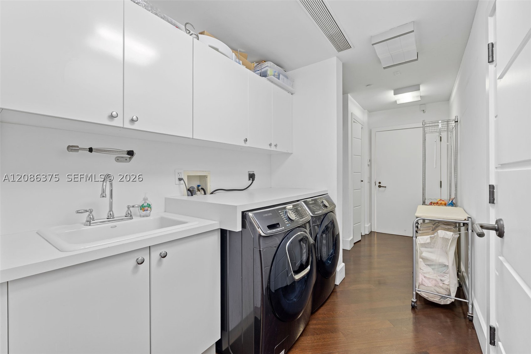 60 Edgewater Dr #9D, Coral Gables FL 33133