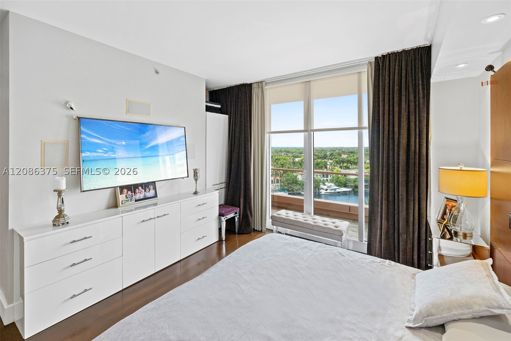 60 Edgewater Dr #9D, Coral Gables FL 33133