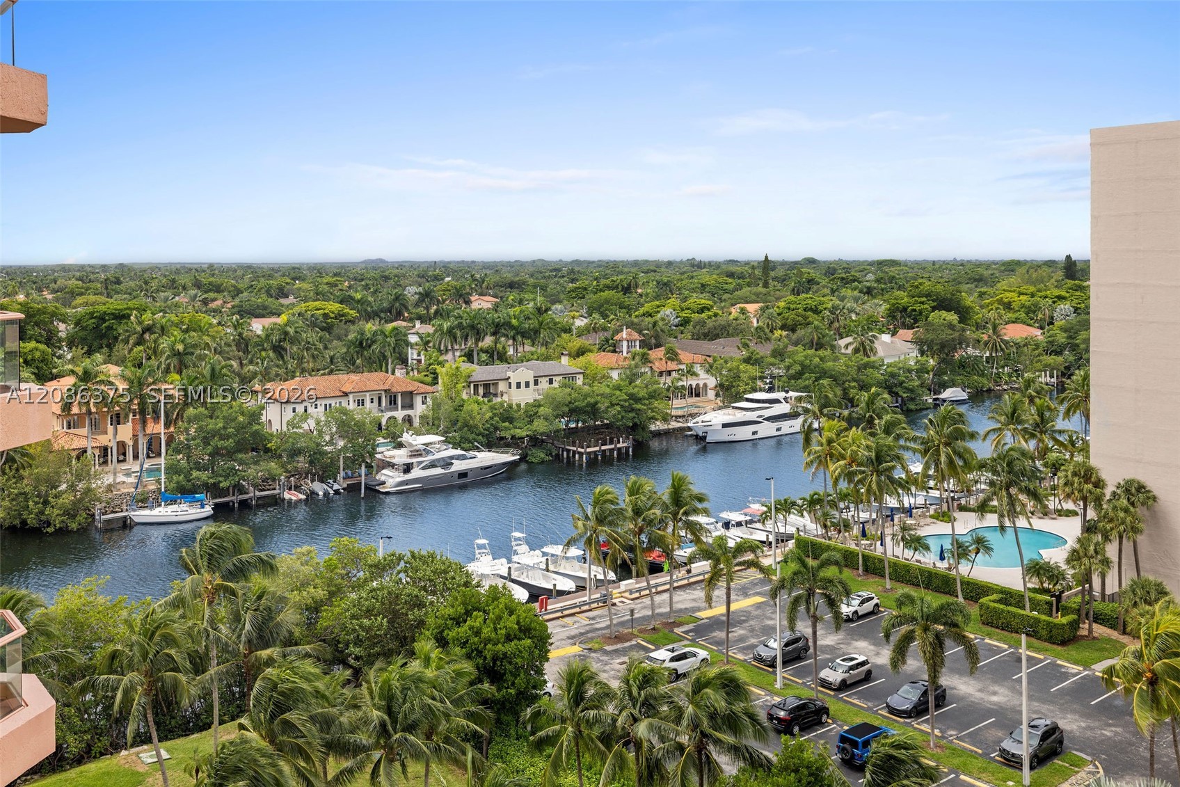 60 Edgewater Dr #9D, Coral Gables FL 33133