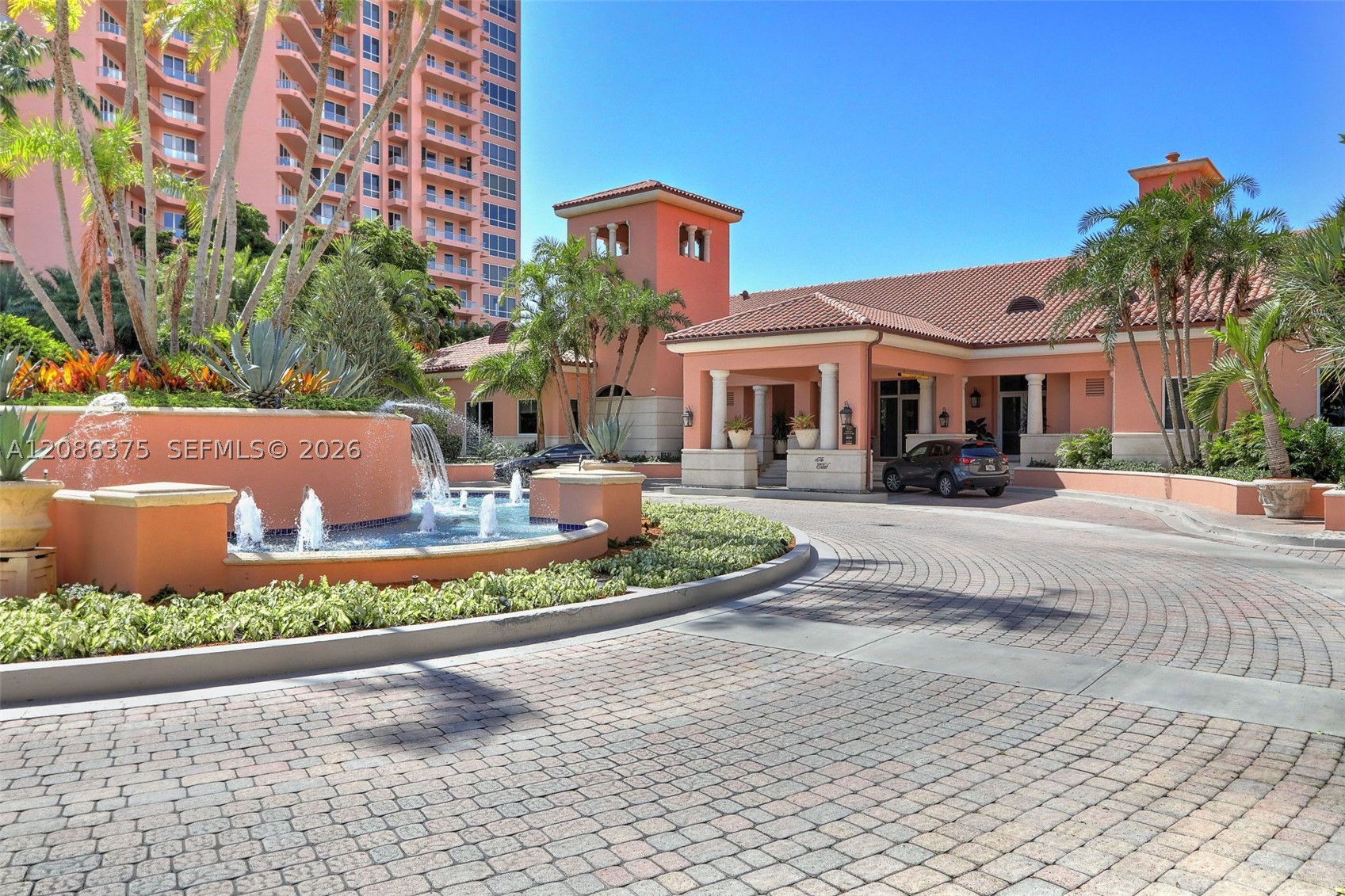 60 Edgewater Dr #9D, Coral Gables FL 33133