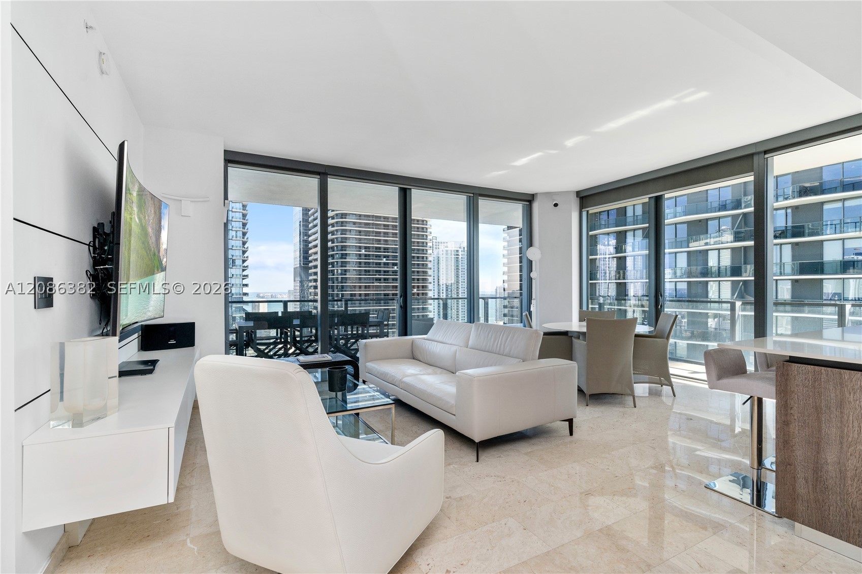 88 SW 7th St #2401, Miami FL 33130