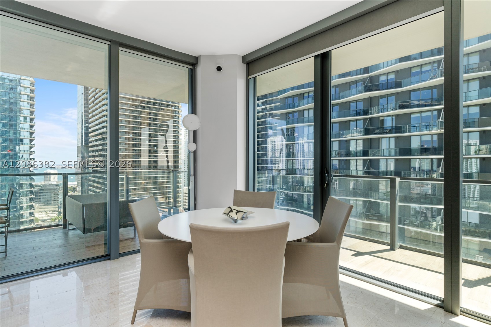 88 SW 7th St #2401, Miami FL 33130