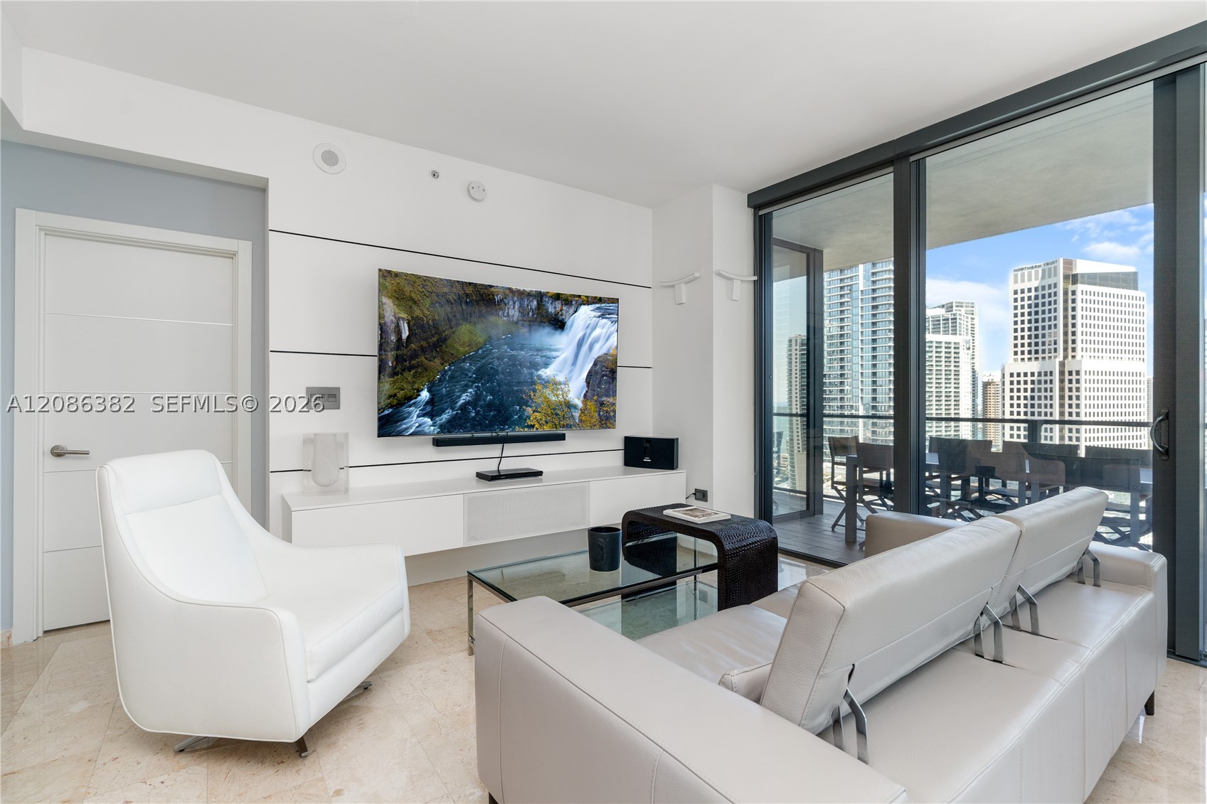 88 SW 7th St #2401, Miami FL 33130