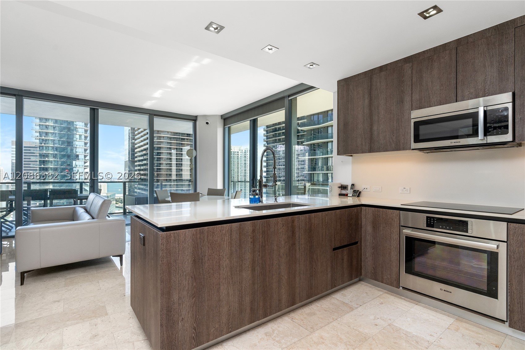 88 SW 7th St #2401, Miami FL 33130