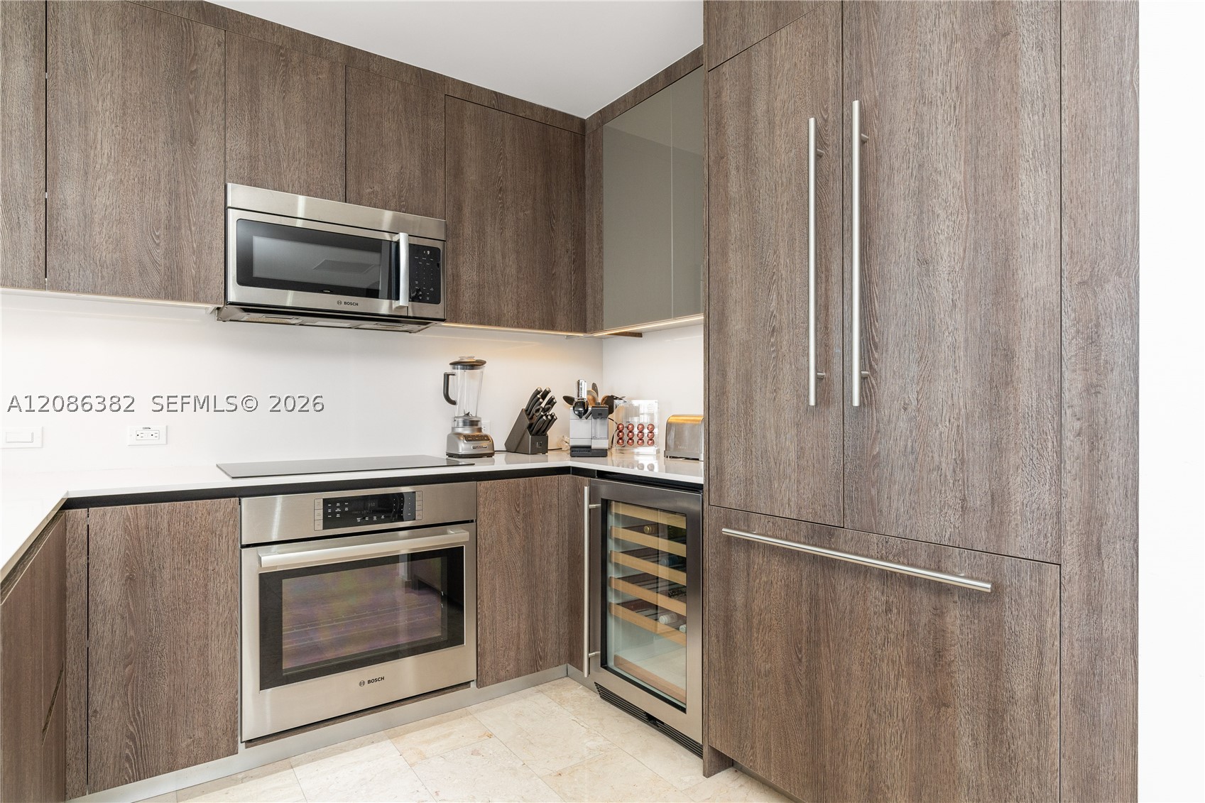 88 SW 7th St #2401, Miami FL 33130