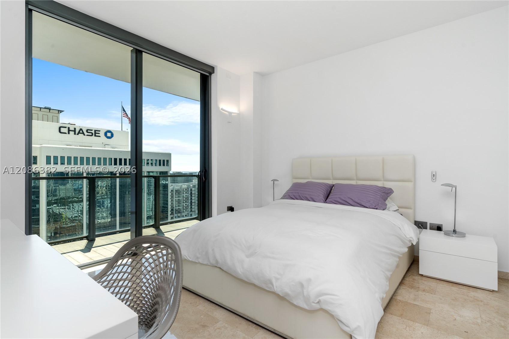 88 SW 7th St #2401, Miami FL 33130