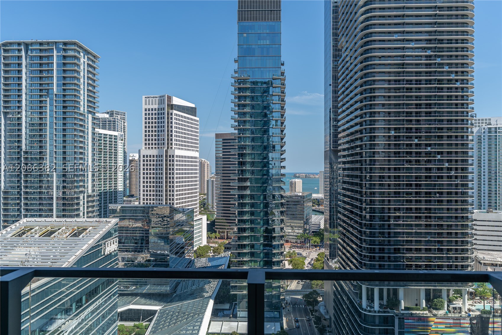 88 SW 7th St #2401, Miami FL 33130