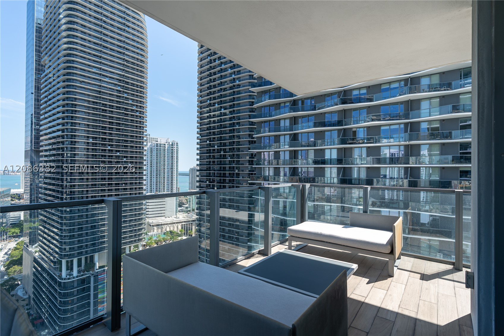 88 SW 7th St #2401, Miami FL 33130
