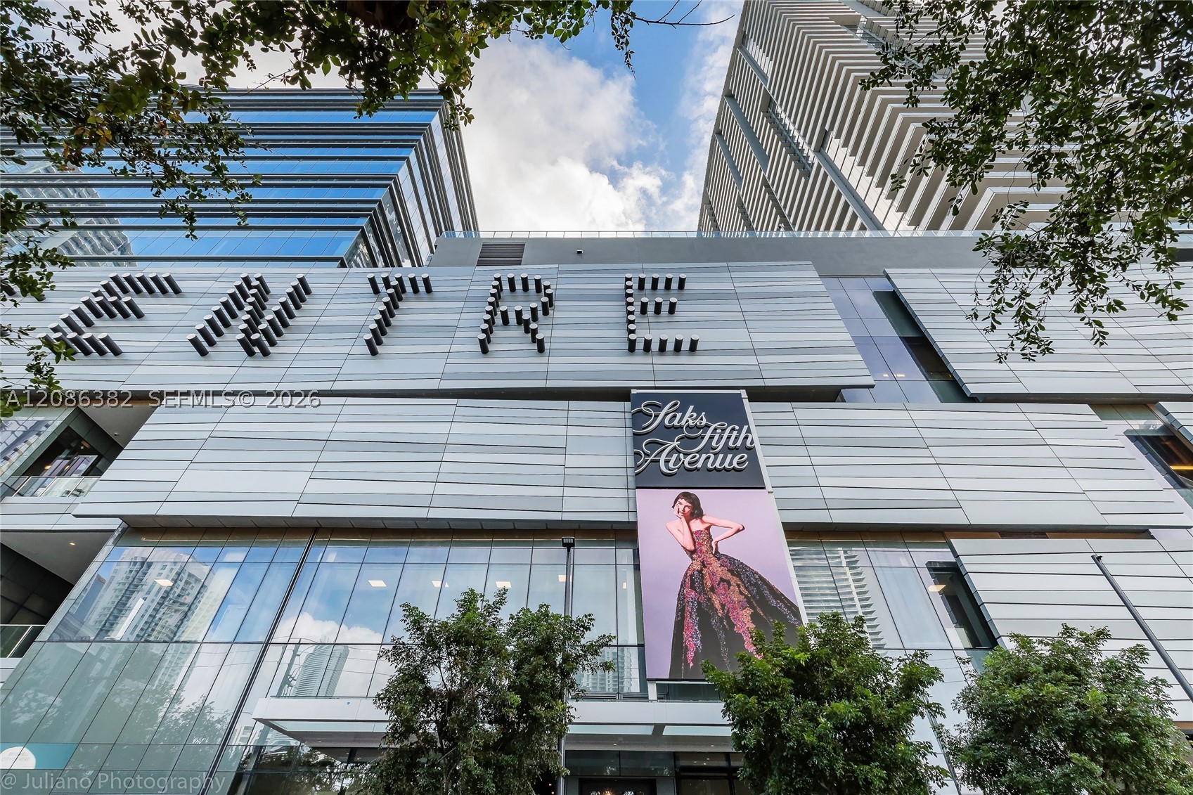 88 SW 7th St #2401, Miami FL 33130