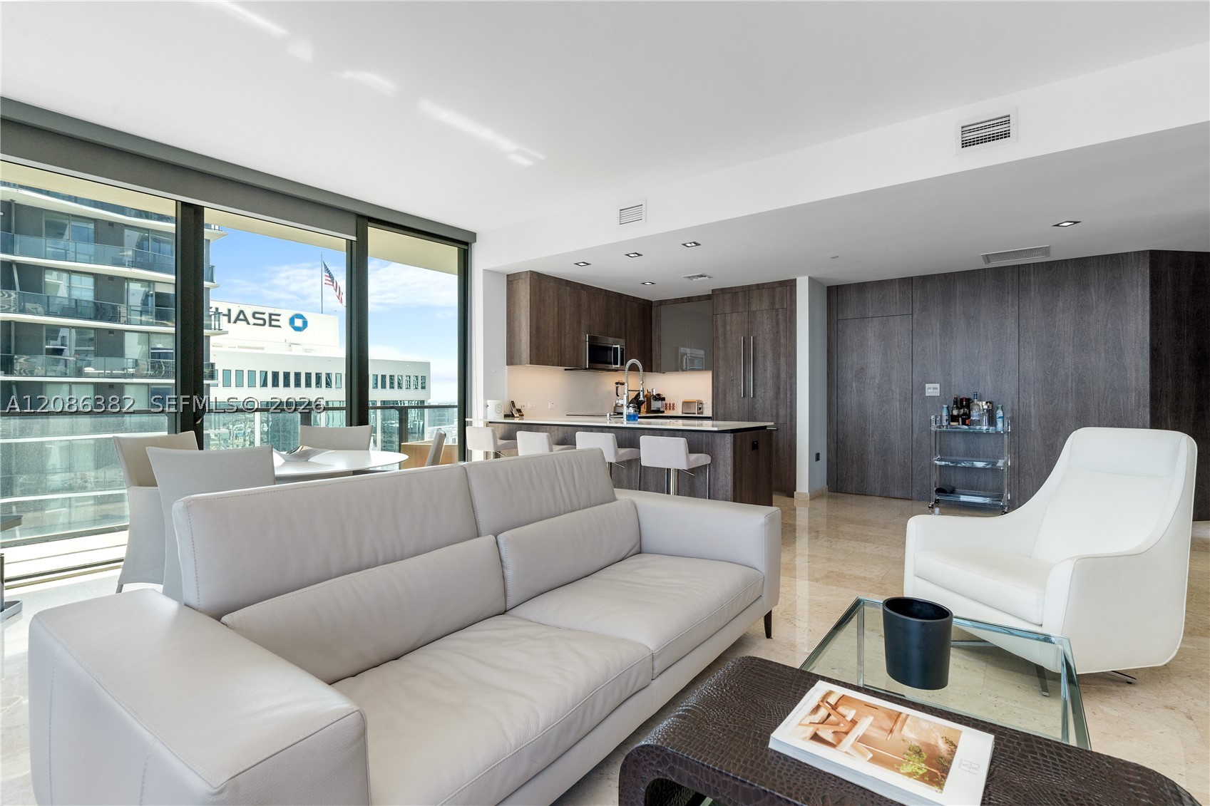 88 SW 7th St #2401, Miami FL 33130