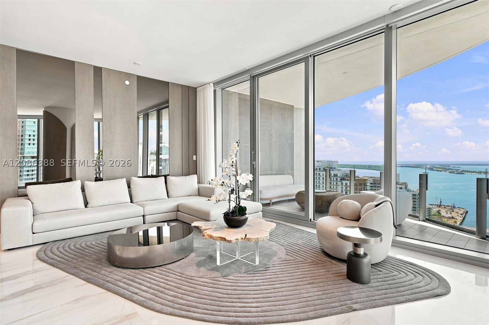 300 Biscayne Blvd Way #3807, Miami FL 33131