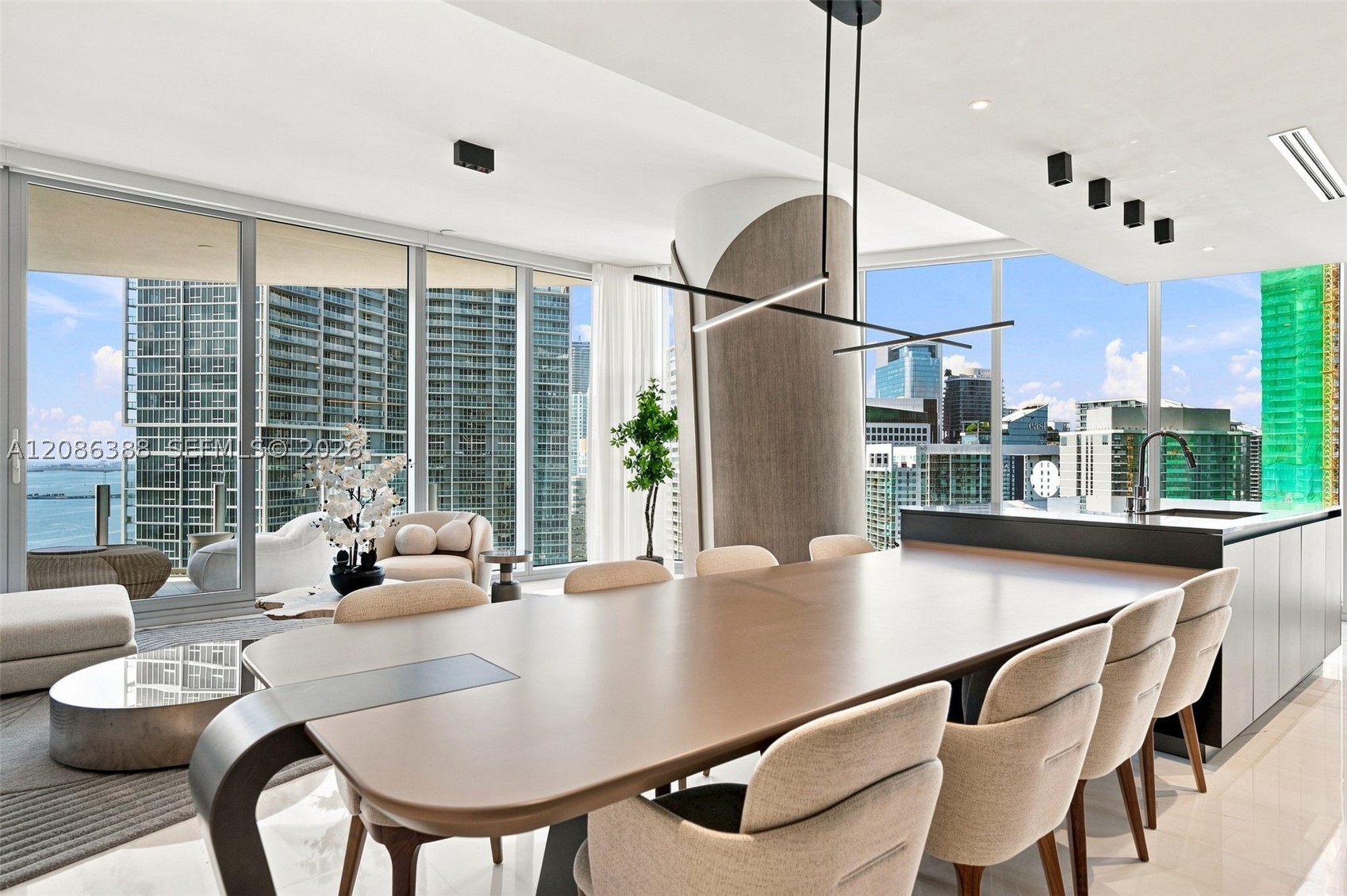 300 Biscayne Blvd Way #3807, Miami FL 33131
