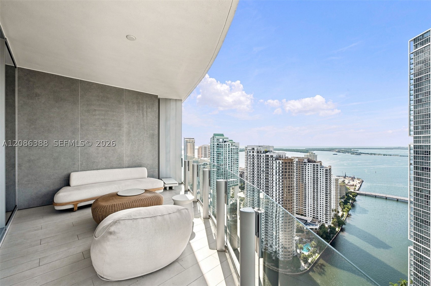 300 Biscayne Blvd Way #3807, Miami FL 33131