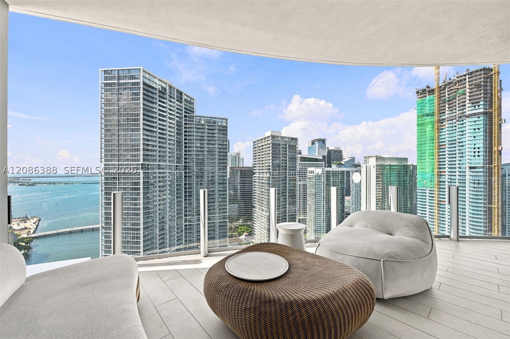 300 Biscayne Blvd Way #3807, Miami FL 33131