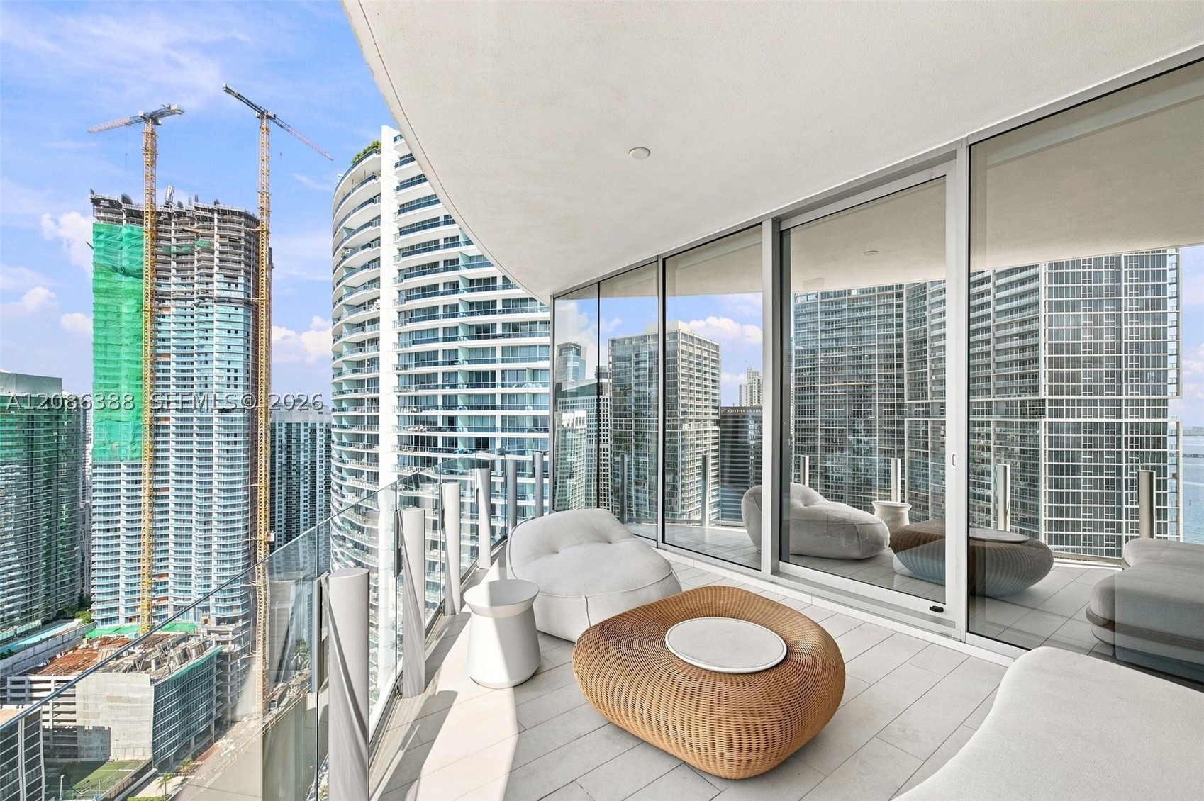 300 Biscayne Blvd Way #3807, Miami FL 33131