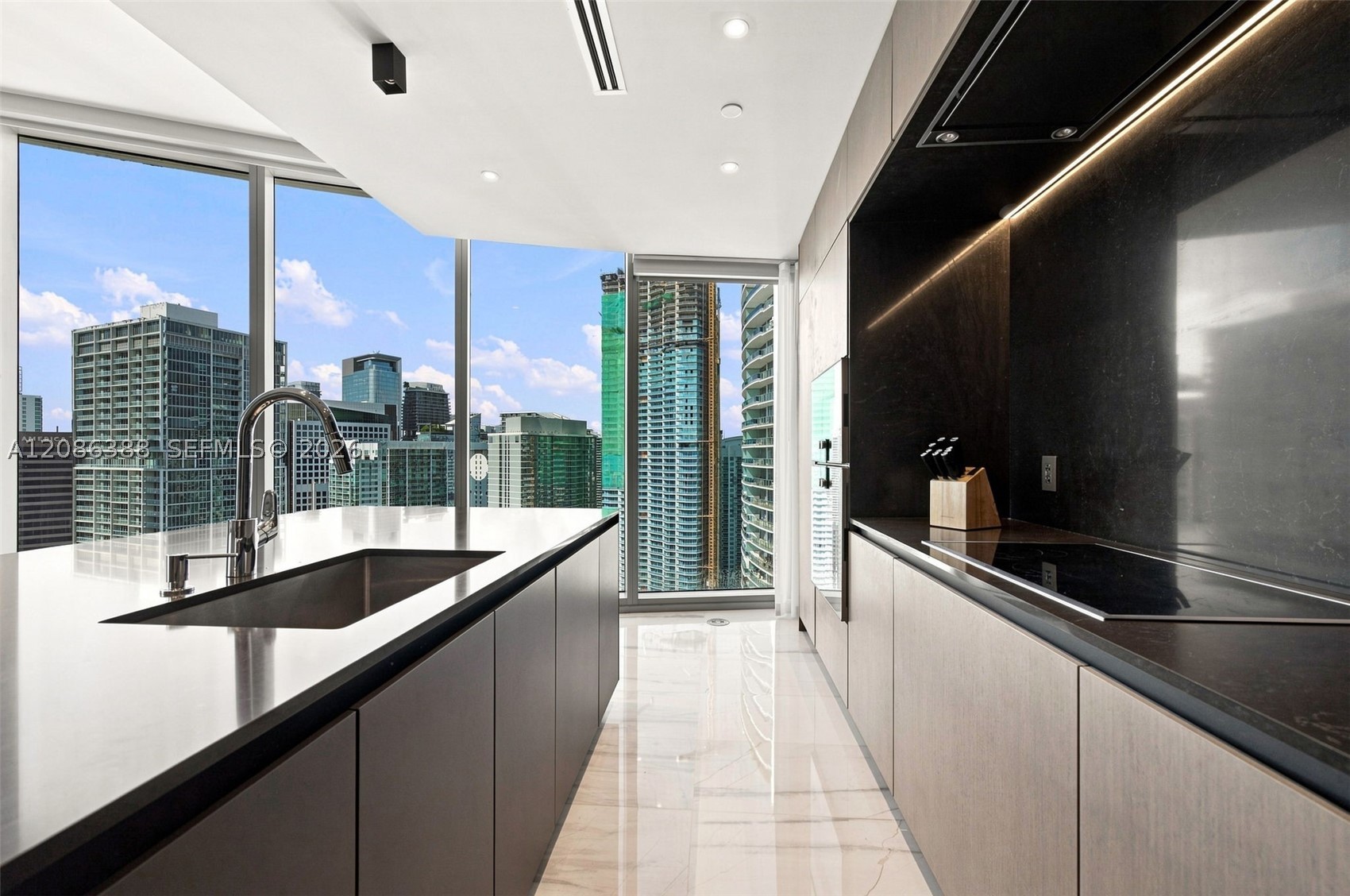 300 Biscayne Blvd Way #3807, Miami FL 33131