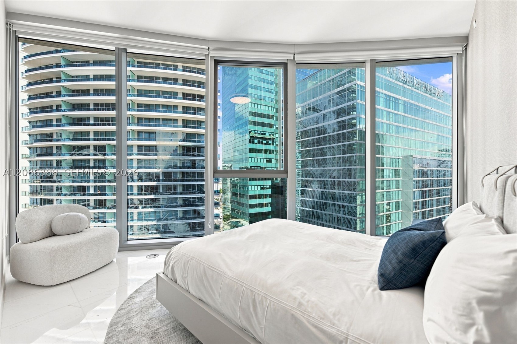 300 Biscayne Blvd Way #3807, Miami FL 33131