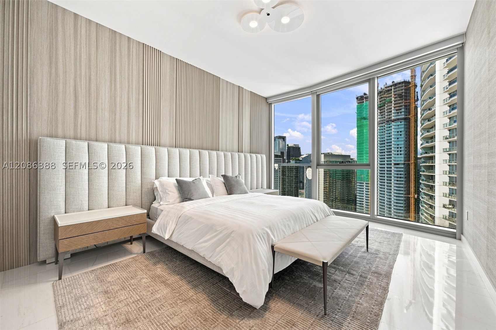 300 Biscayne Blvd Way #3807, Miami FL 33131