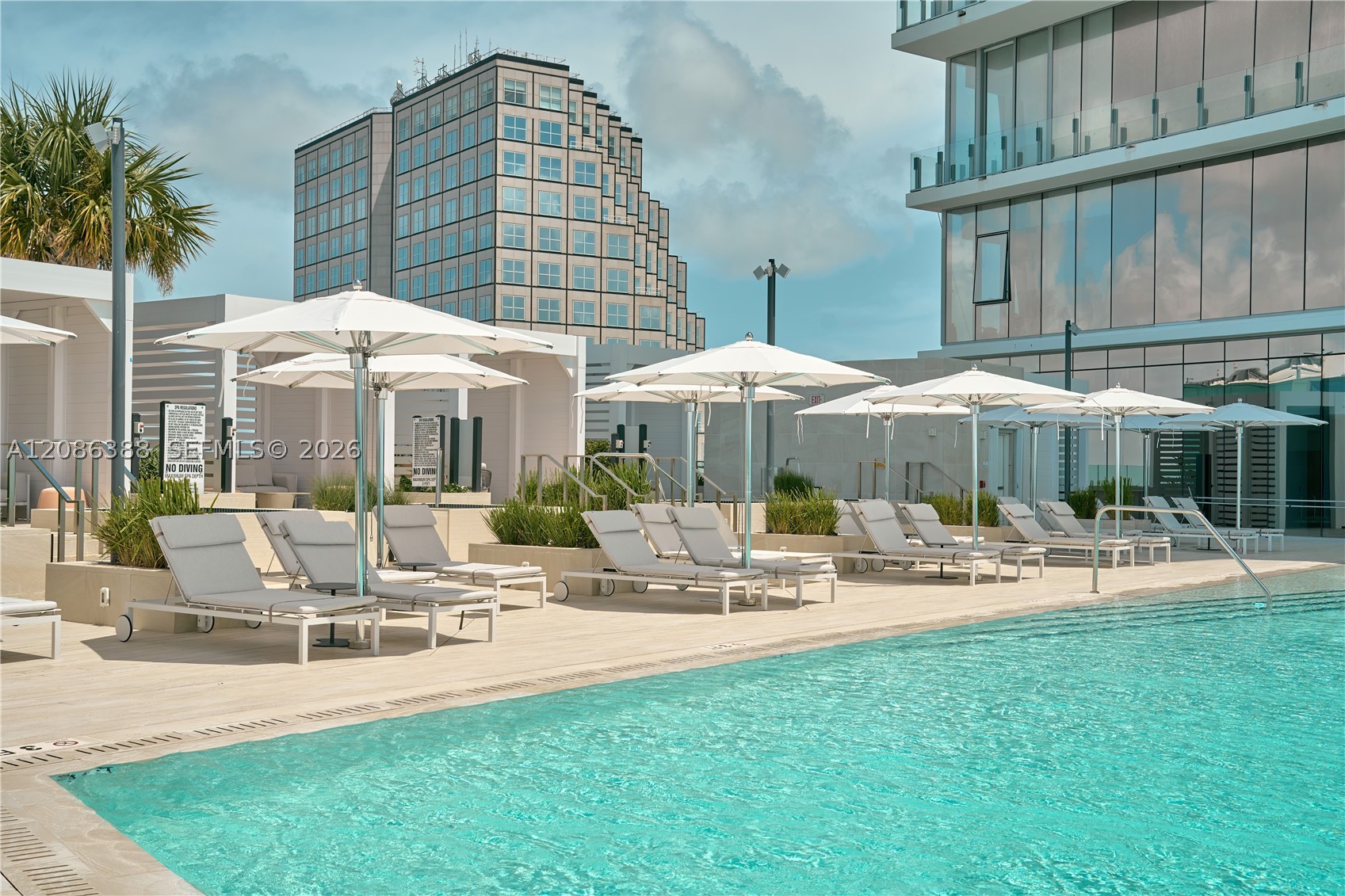 300 Biscayne Blvd Way #3807, Miami FL 33131