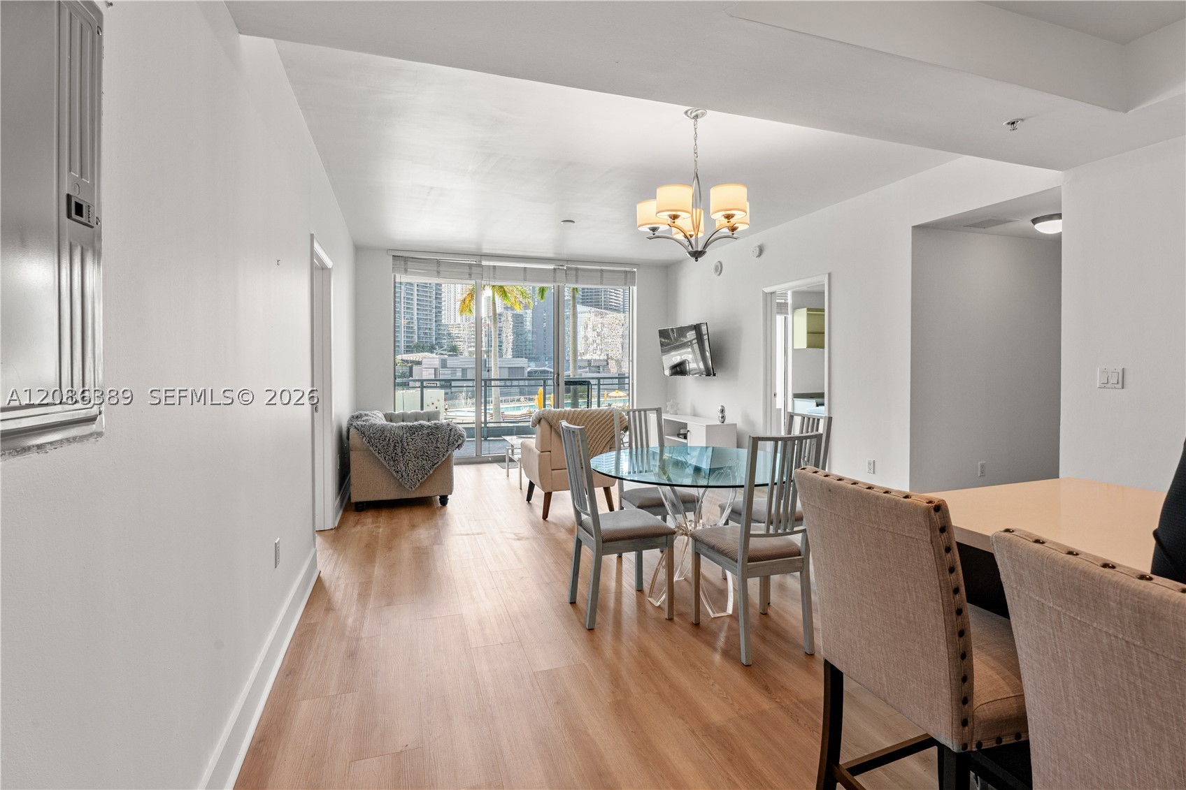 90 SW 3rd St #1115, Miami FL 33130