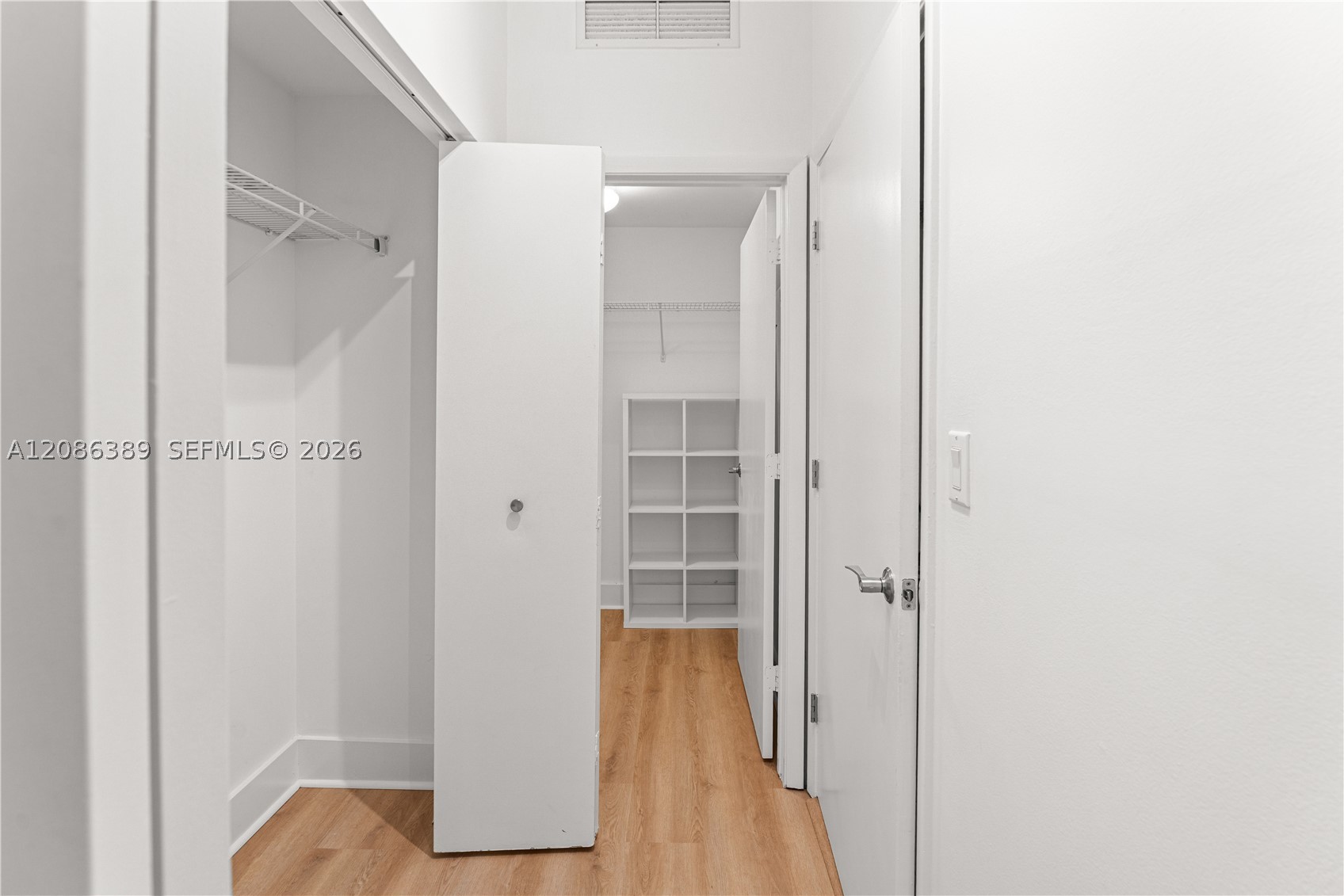 90 SW 3rd St #1115, Miami FL 33130