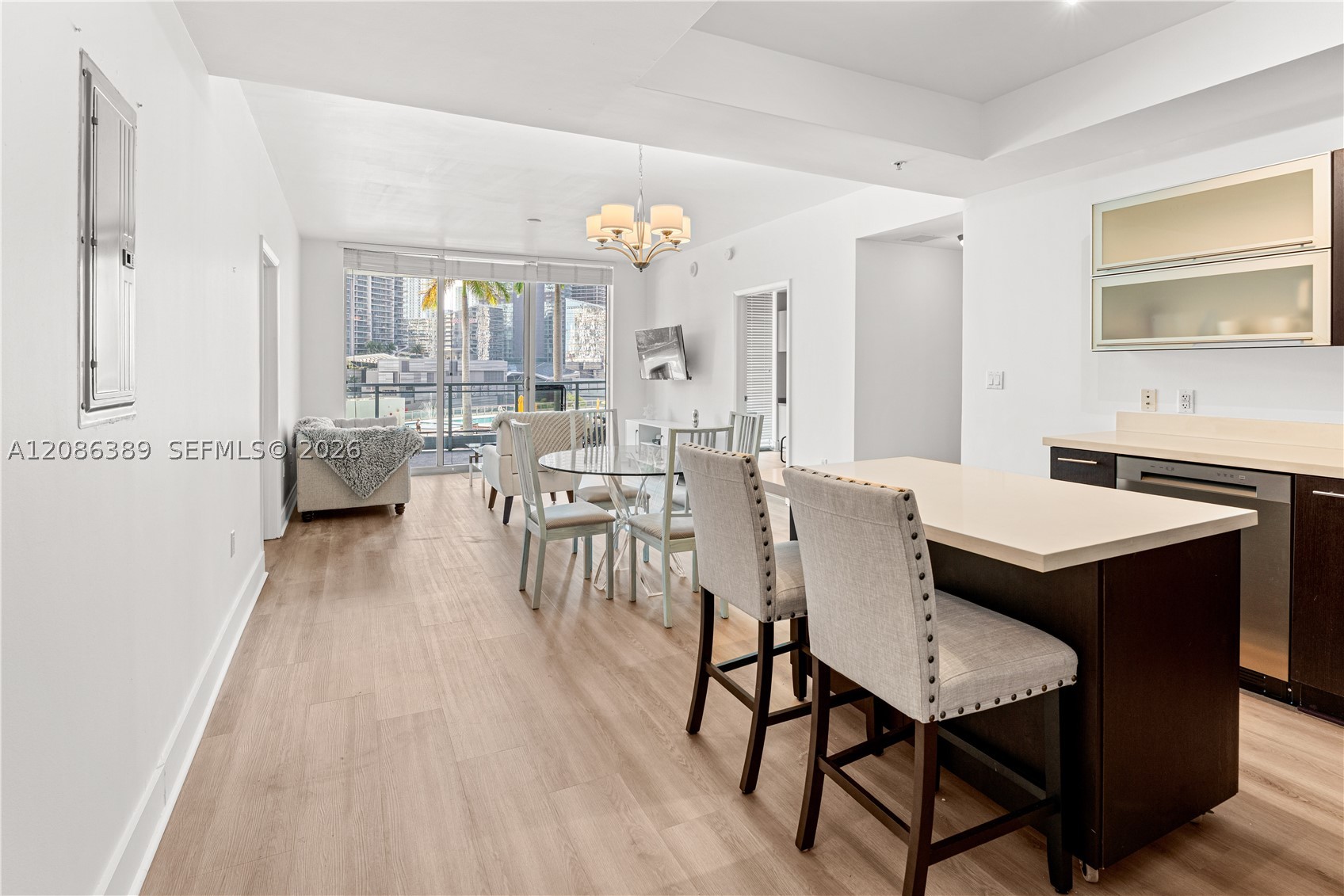 90 SW 3rd St #1115, Miami FL 33130