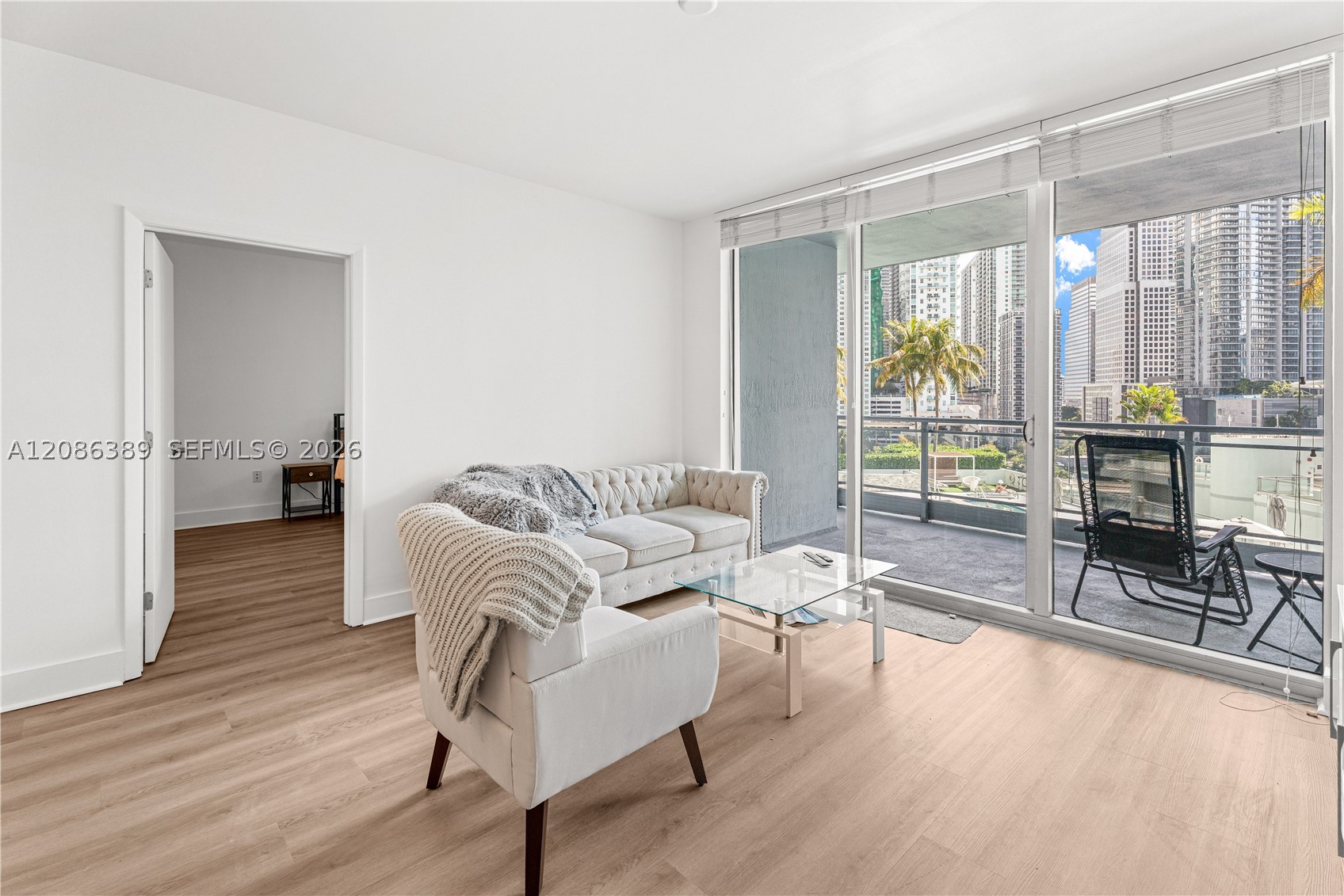 90 SW 3rd St #1115, Miami FL 33130