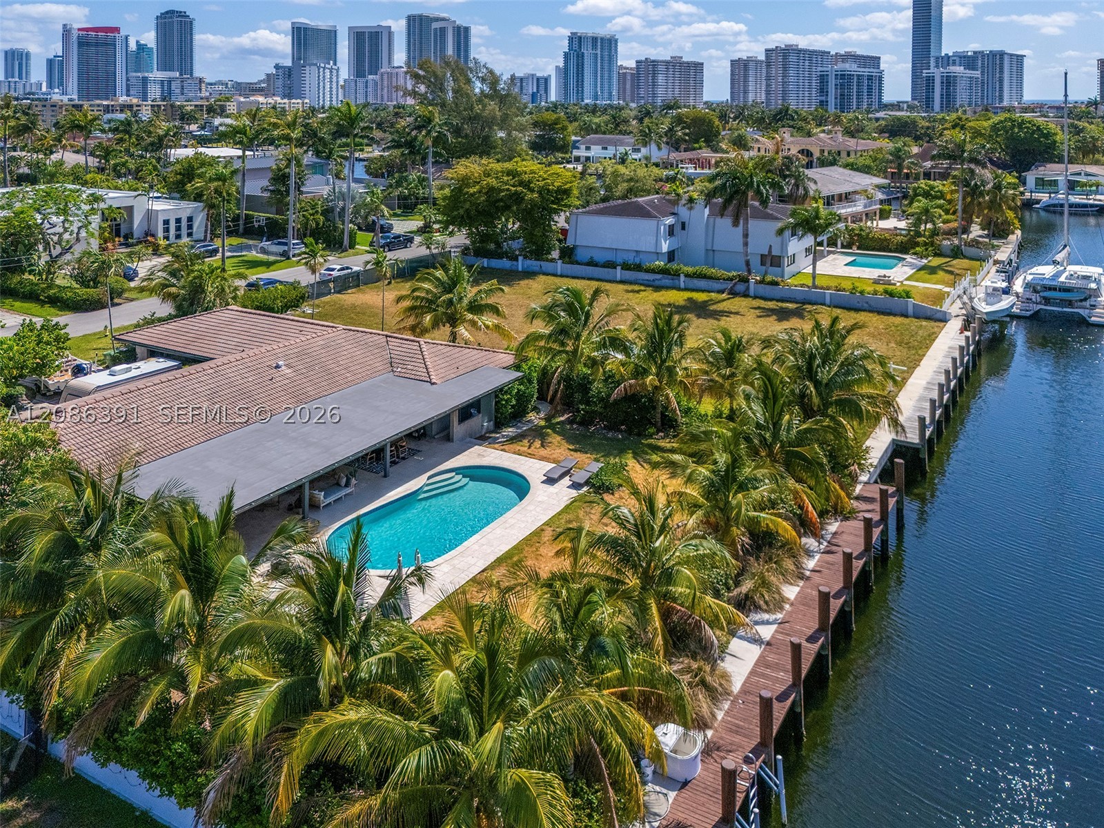 419 Alamanda Dr, Hallandale Beach FL 33009