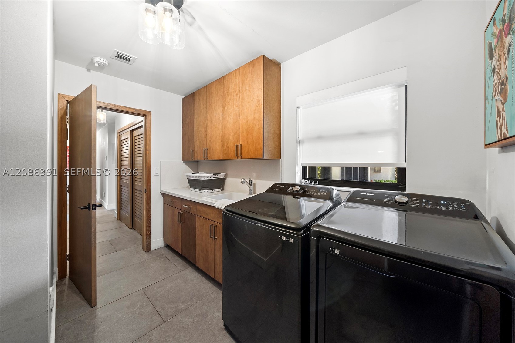 419 Alamanda Dr, Hallandale Beach FL 33009