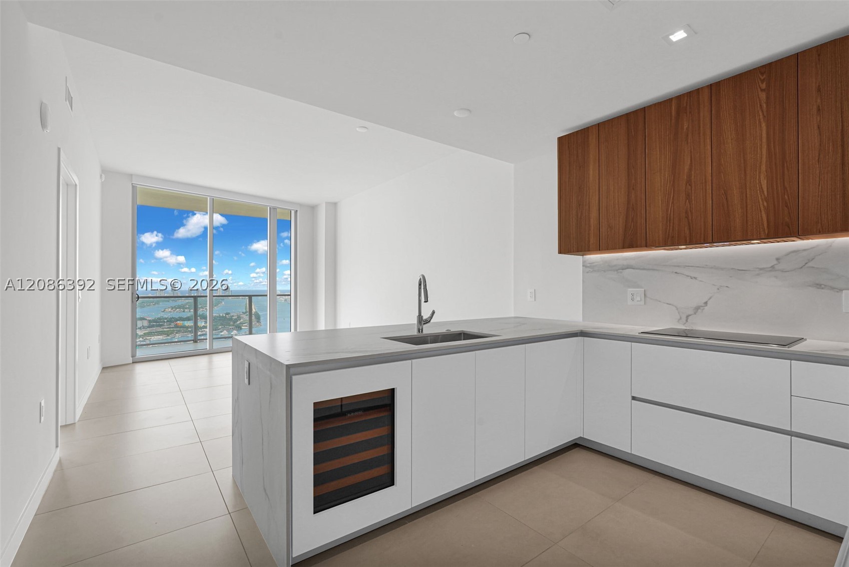 1400 Biscayne Blvd #3705, Miami FL 33132
