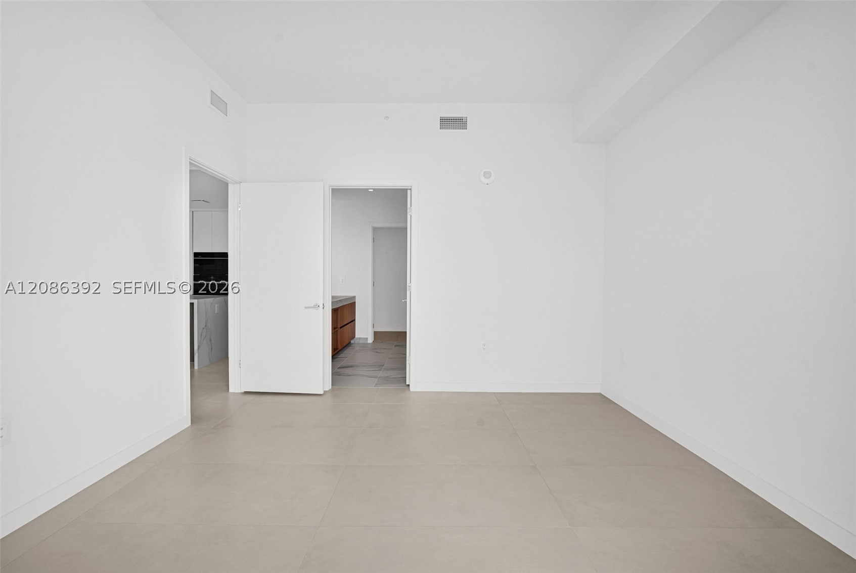 1400 Biscayne Blvd #3705, Miami FL 33132