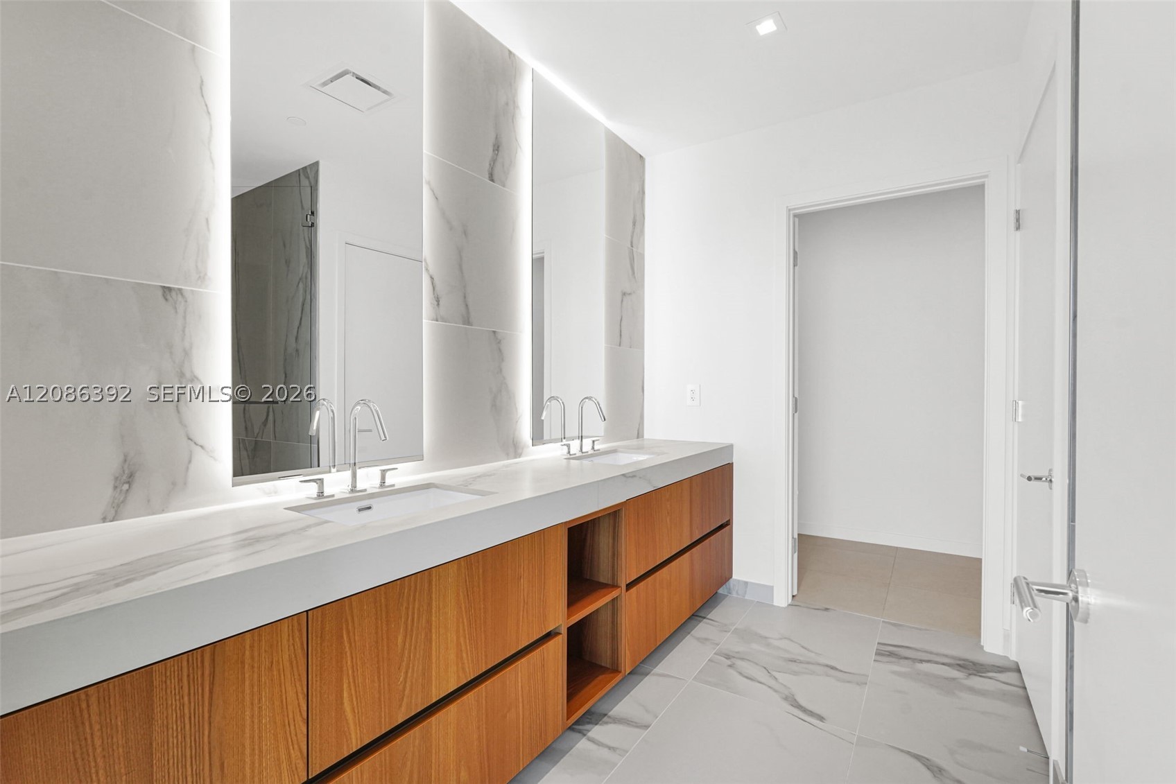 1400 Biscayne Blvd #3705, Miami FL 33132
