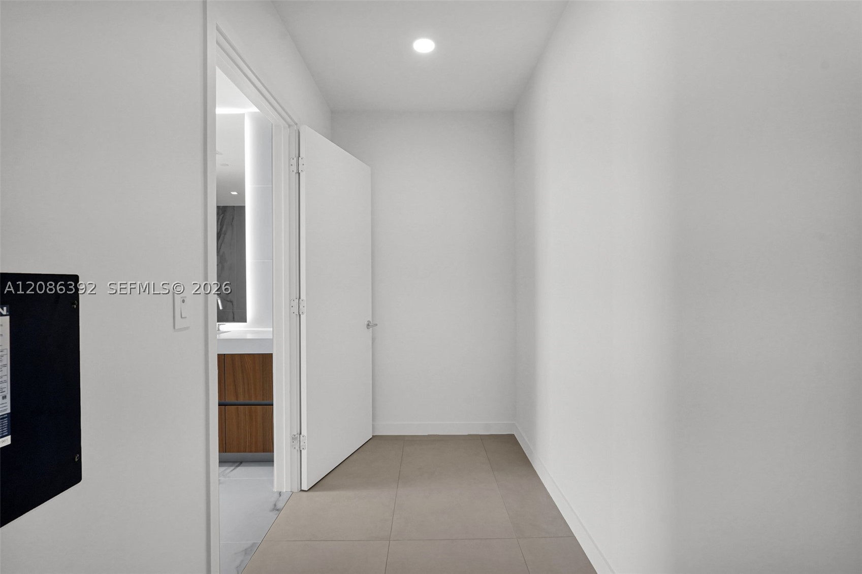 1400 Biscayne Blvd #3705, Miami FL 33132