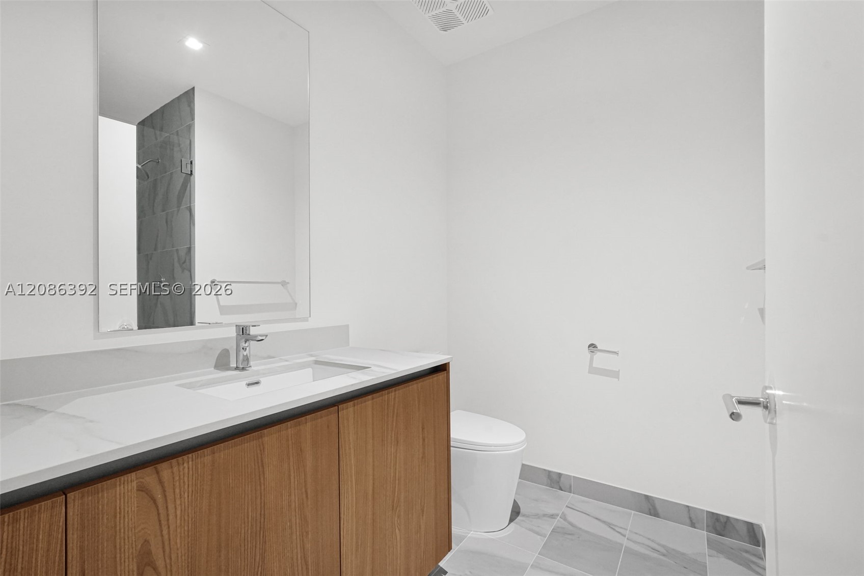 1400 Biscayne Blvd #3705, Miami FL 33132
