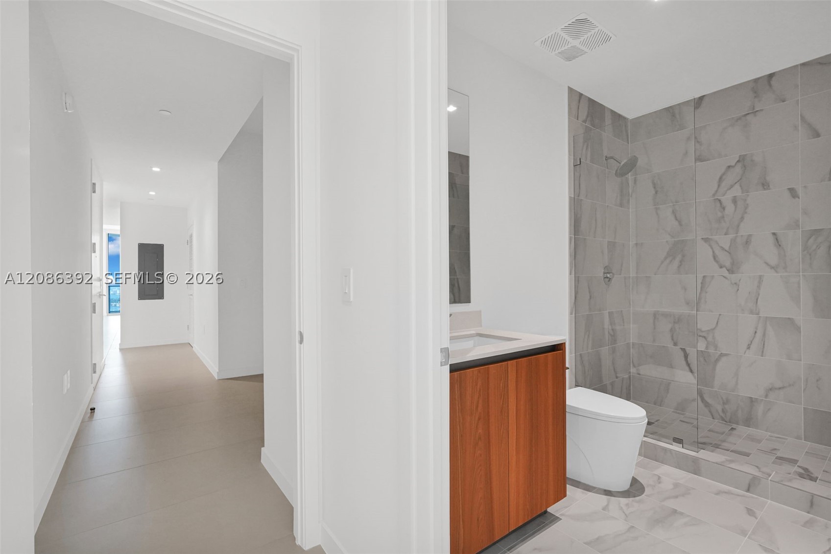 1400 Biscayne Blvd #3705, Miami FL 33132