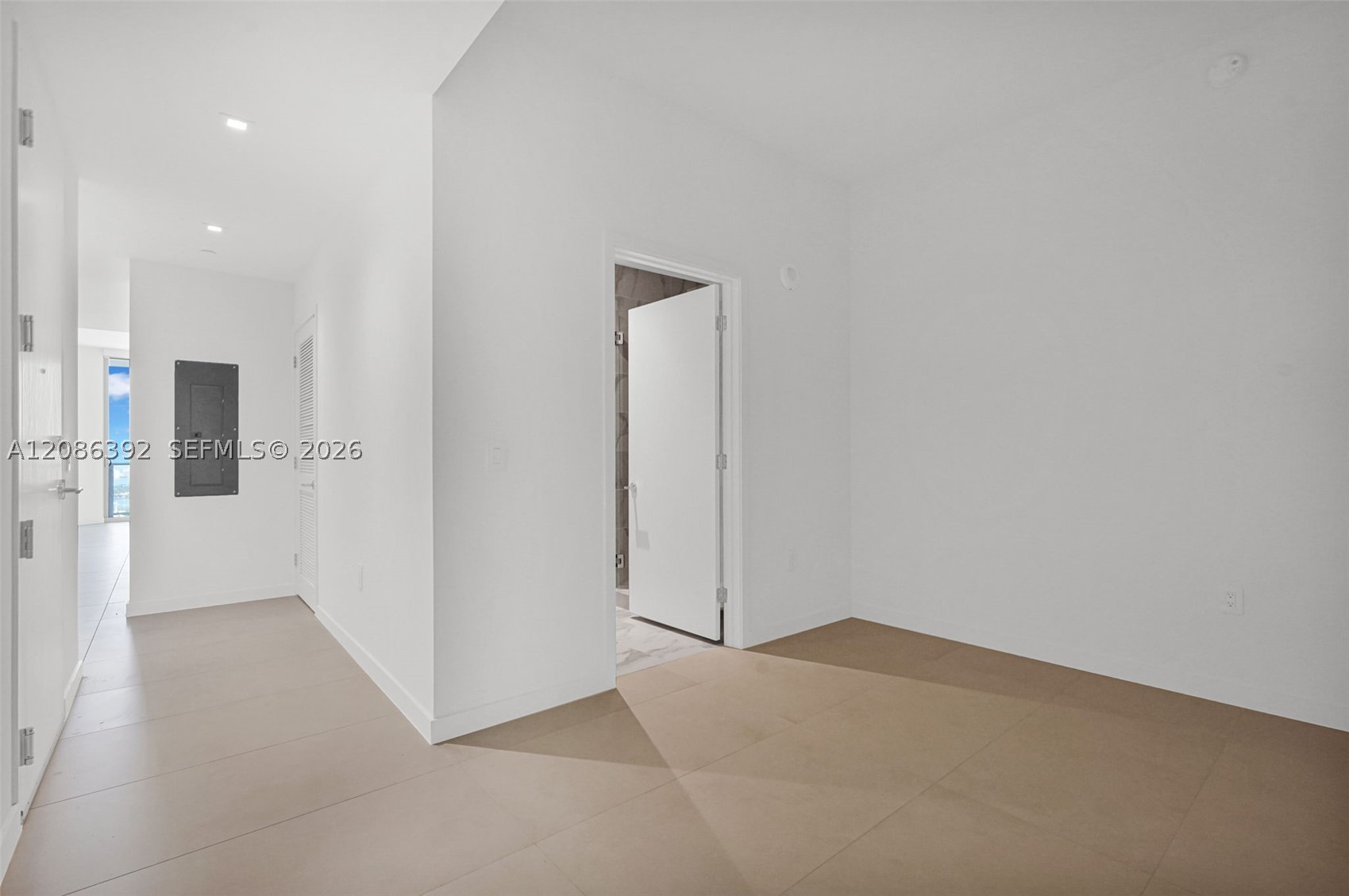 1400 Biscayne Blvd #3705, Miami FL 33132