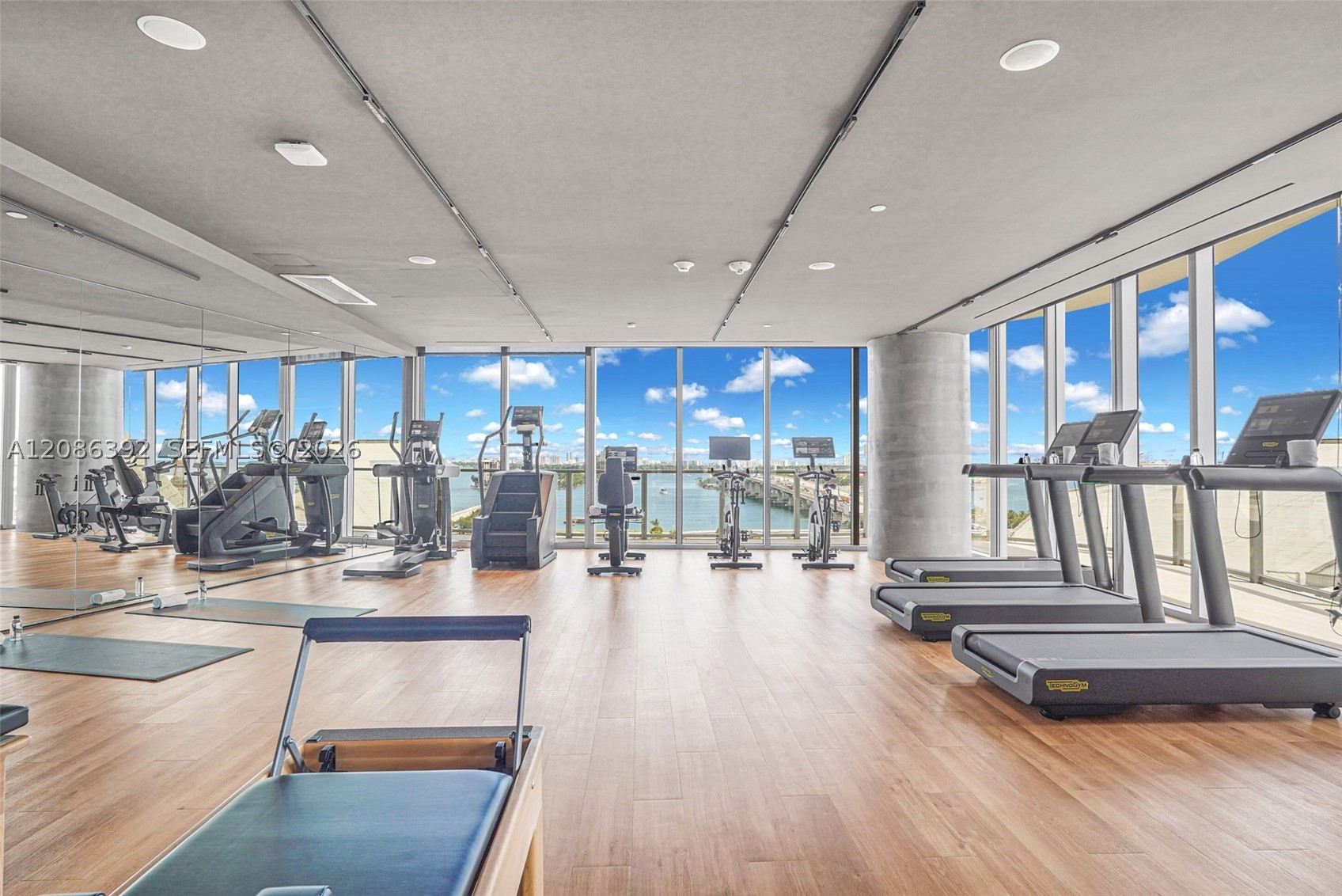 1400 Biscayne Blvd #3705, Miami FL 33132