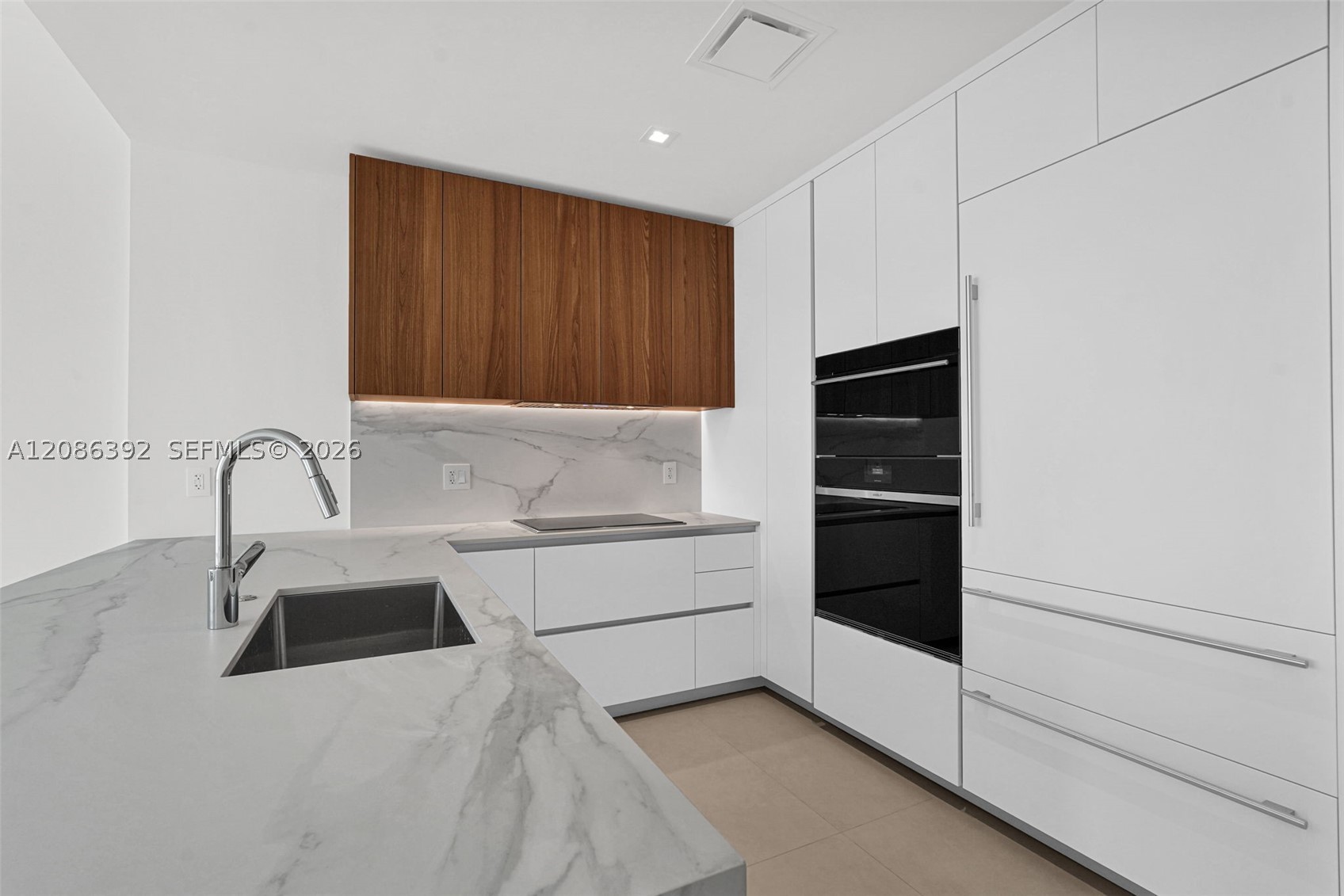 1400 Biscayne Blvd #3705, Miami FL 33132