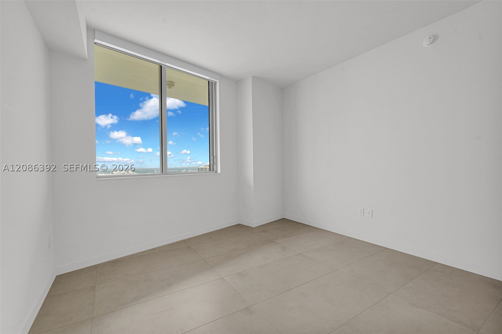 1400 Biscayne Blvd #3705, Miami FL 33132