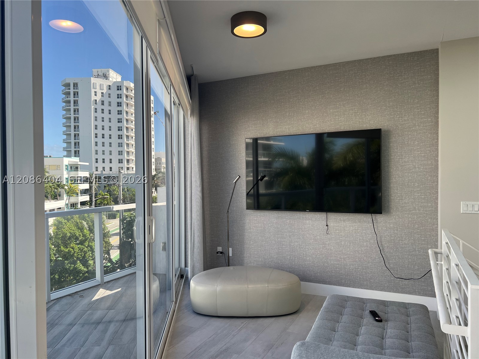 1000 99 #6, Bay Harbor Islands FL 33154