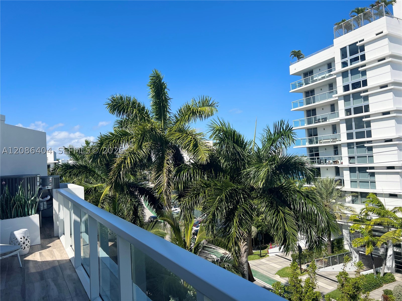 1000 99 #6, Bay Harbor Islands FL 33154
