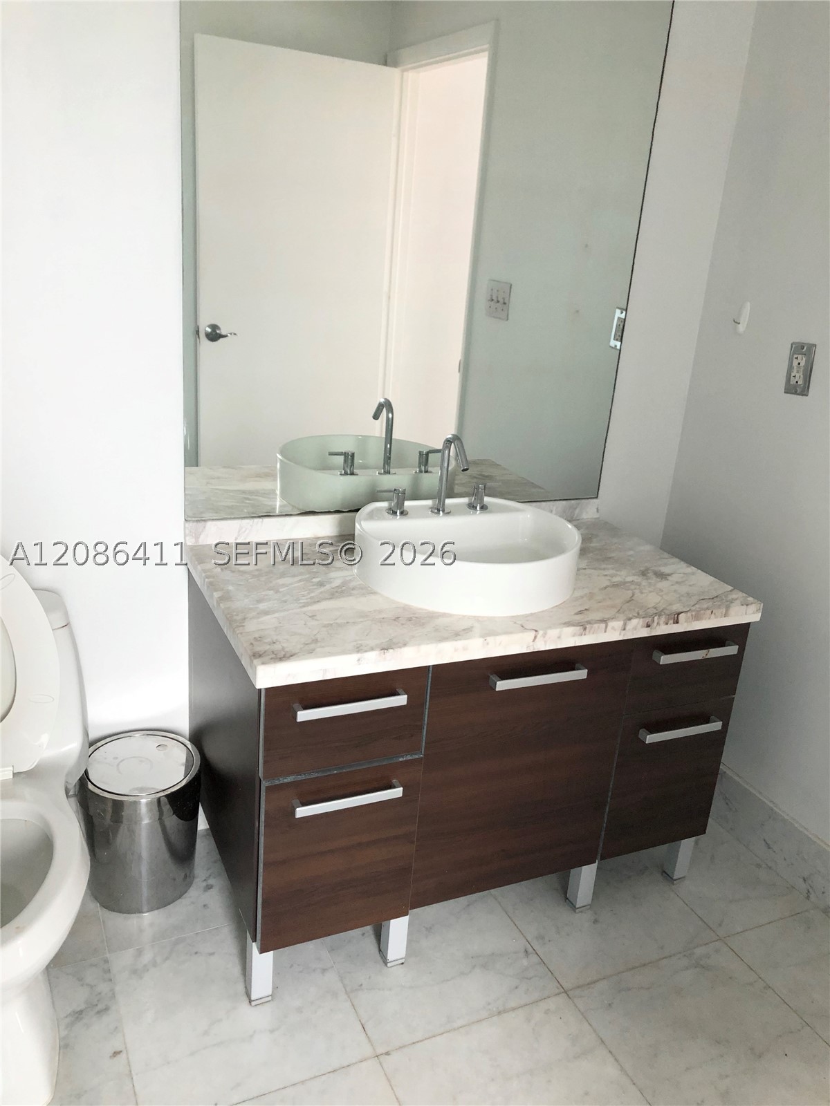 253 NE 2nd St #2702, Miami FL 33132