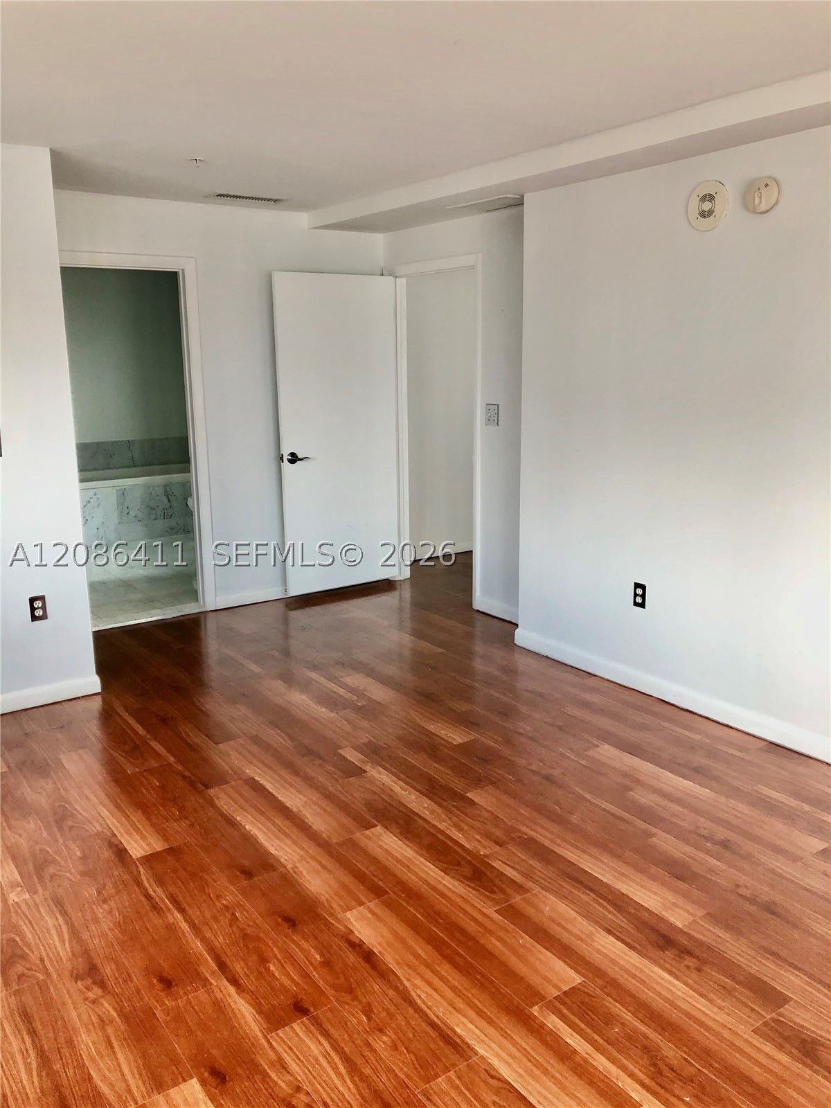 253 NE 2nd St #2702, Miami FL 33132