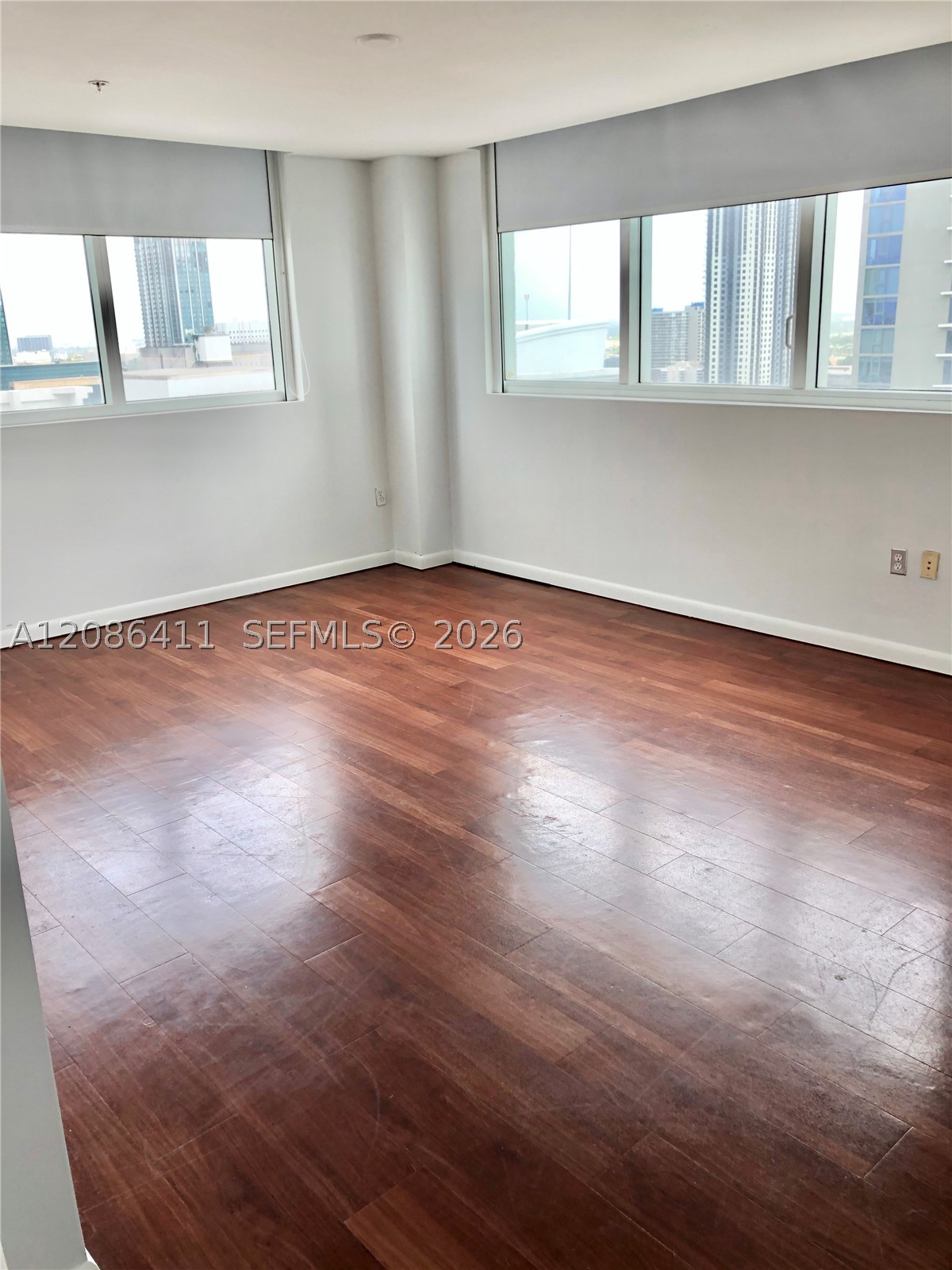 253 NE 2nd St #2702, Miami FL 33132
